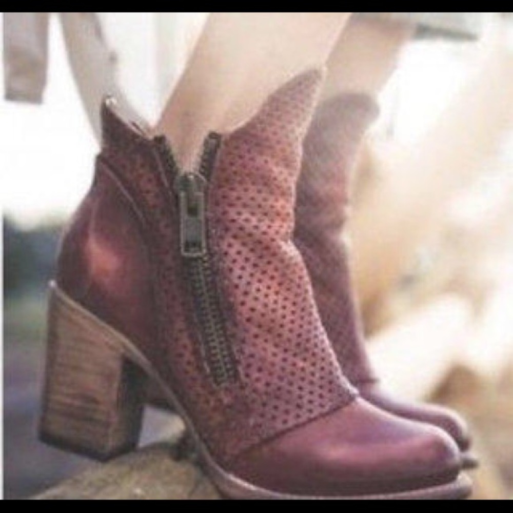 SOLD NIB FREEBIRD Brady Bootie Sz 9 Rust/Burgundy - Picture 1 of 4
